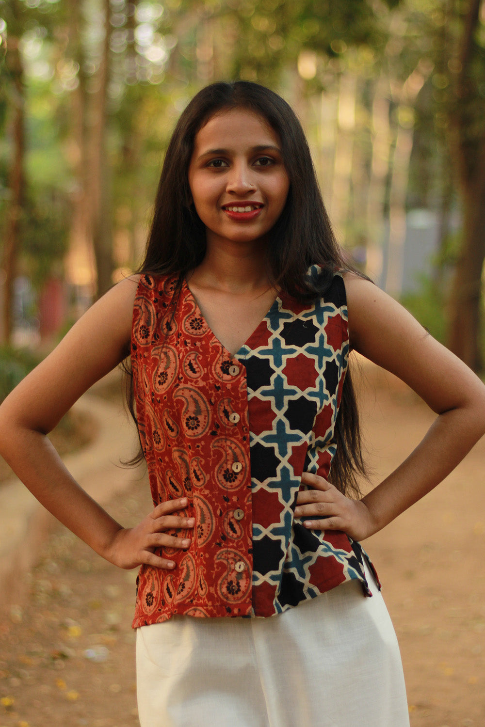 Front Buttoned Vest | Cotton | Madder Shatkon with Rust Kairi Ajrakh