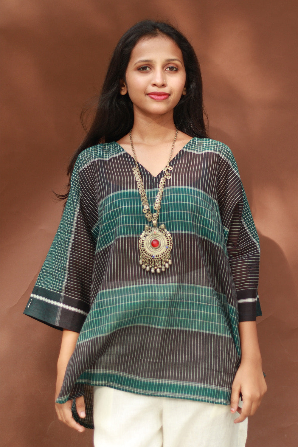 Taral | Anti Fit Cotton Top | Patteda Anchu | Noir with Green