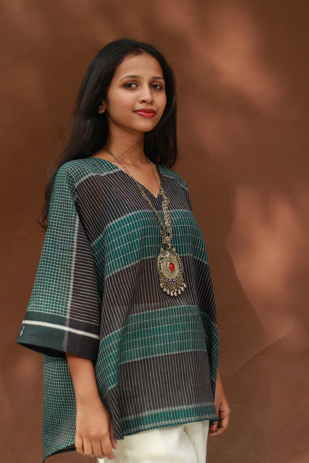 Taral | Anti Fit Cotton Top | Patteda Anchu | Noir with Green