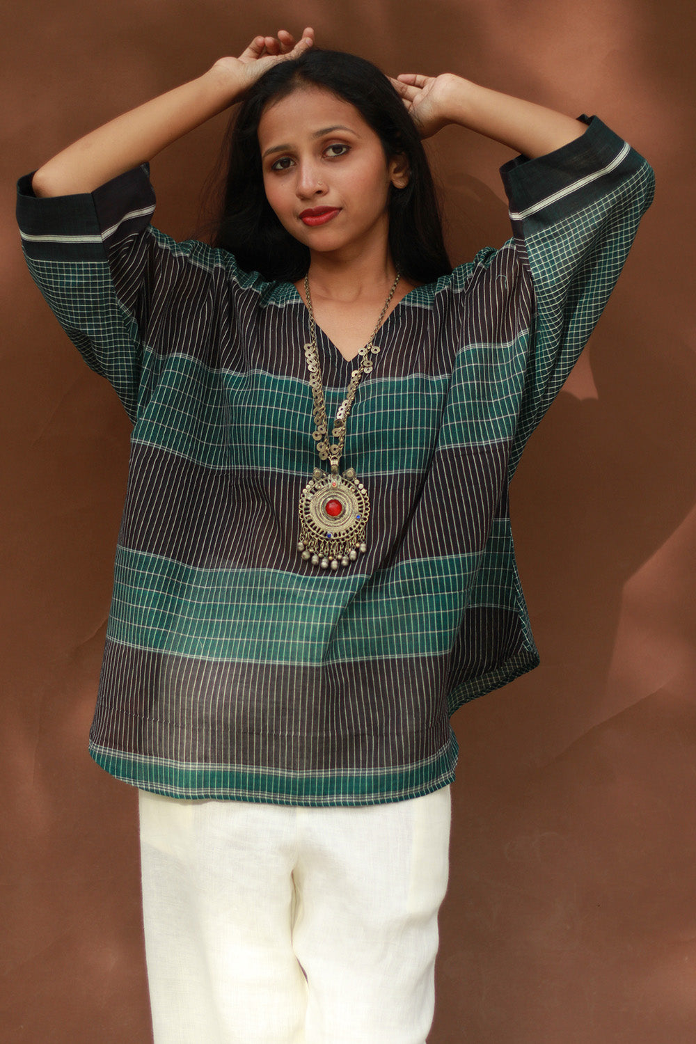 Taral | Anti Fit Cotton Top | Patteda Anchu | Noir with Green