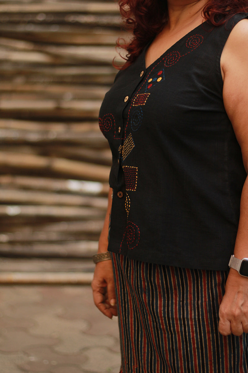 Front Buttoned Vest | Embroidered Cotton | Noir