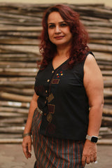 Front Buttoned Vest | Embroidered Cotton | Noir