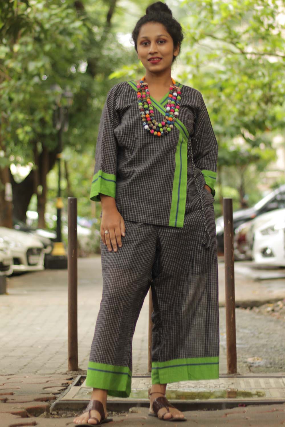 Vasundhara Syahi | Patteda Aanchu Co-Ord Set | Popat