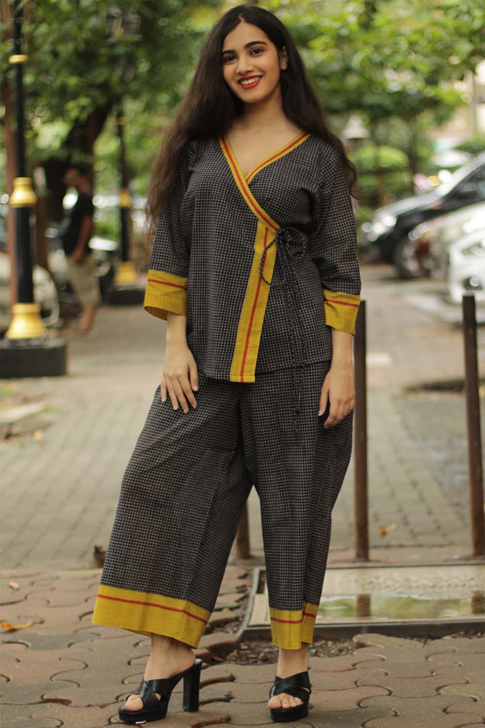 Vasundhara Syahi | Patteda Aanchu Co-Ord Set | Yellow