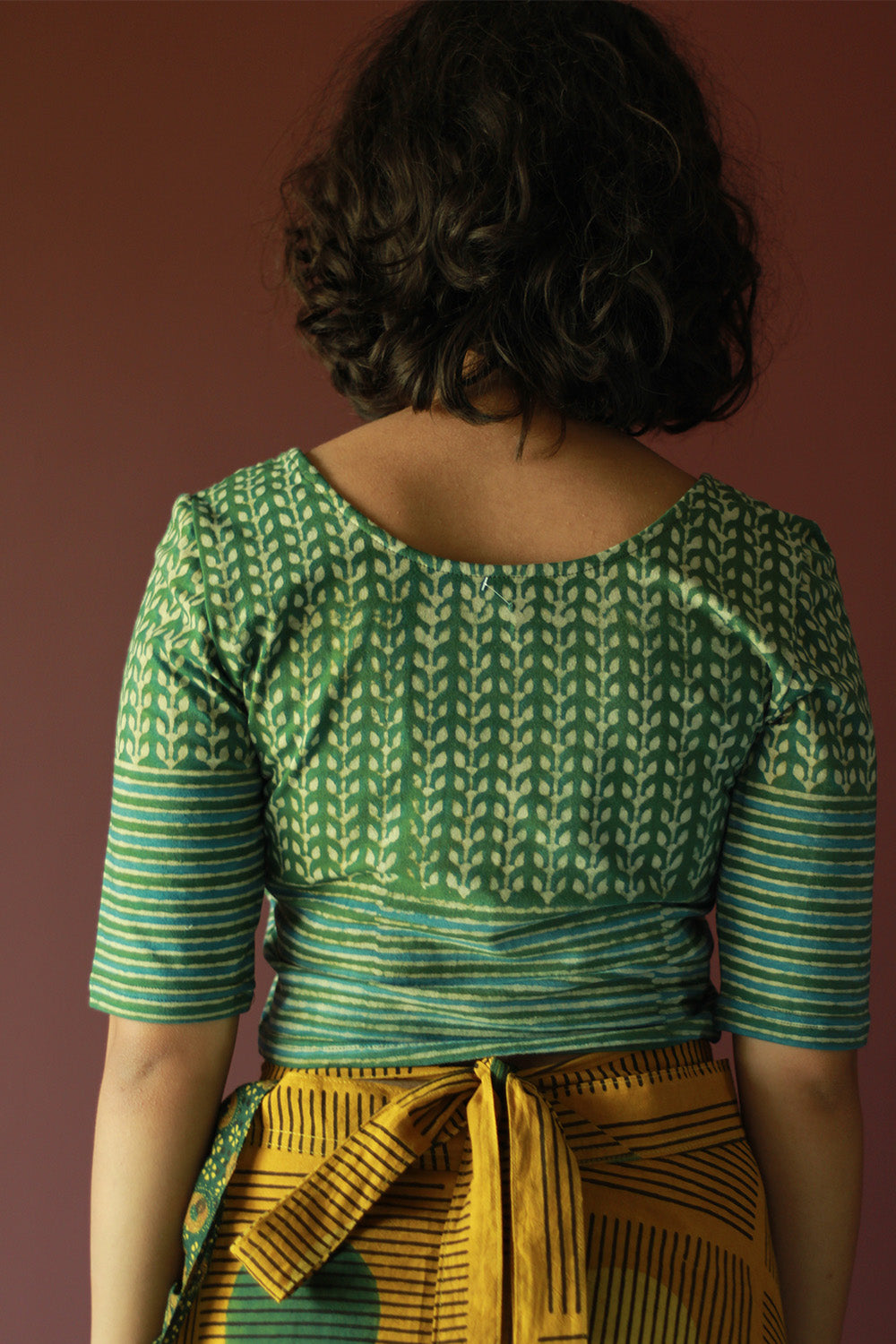 Kirgiti | Stretchable Blouse / Crop Top | Green Leaf Dabu