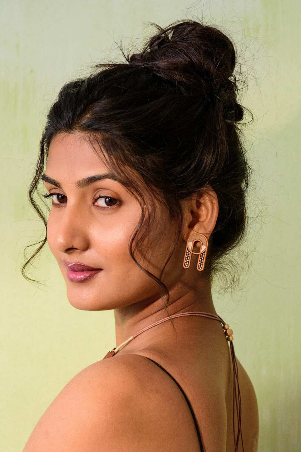 Abira | Chindi Fabric & Wood Earrings | Beige