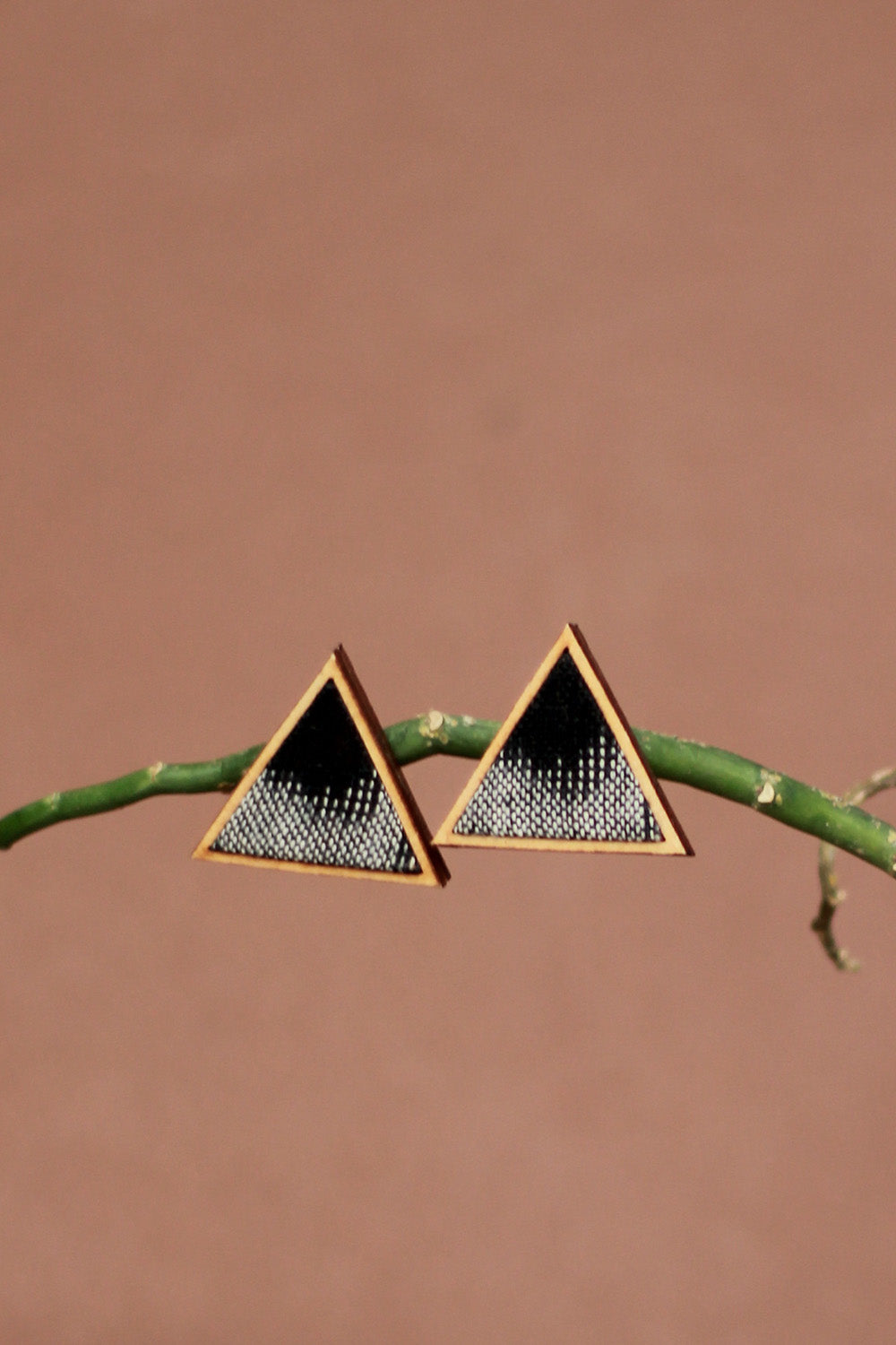 Abira | Chindi Fabric & Wood Earrings | Noir & White