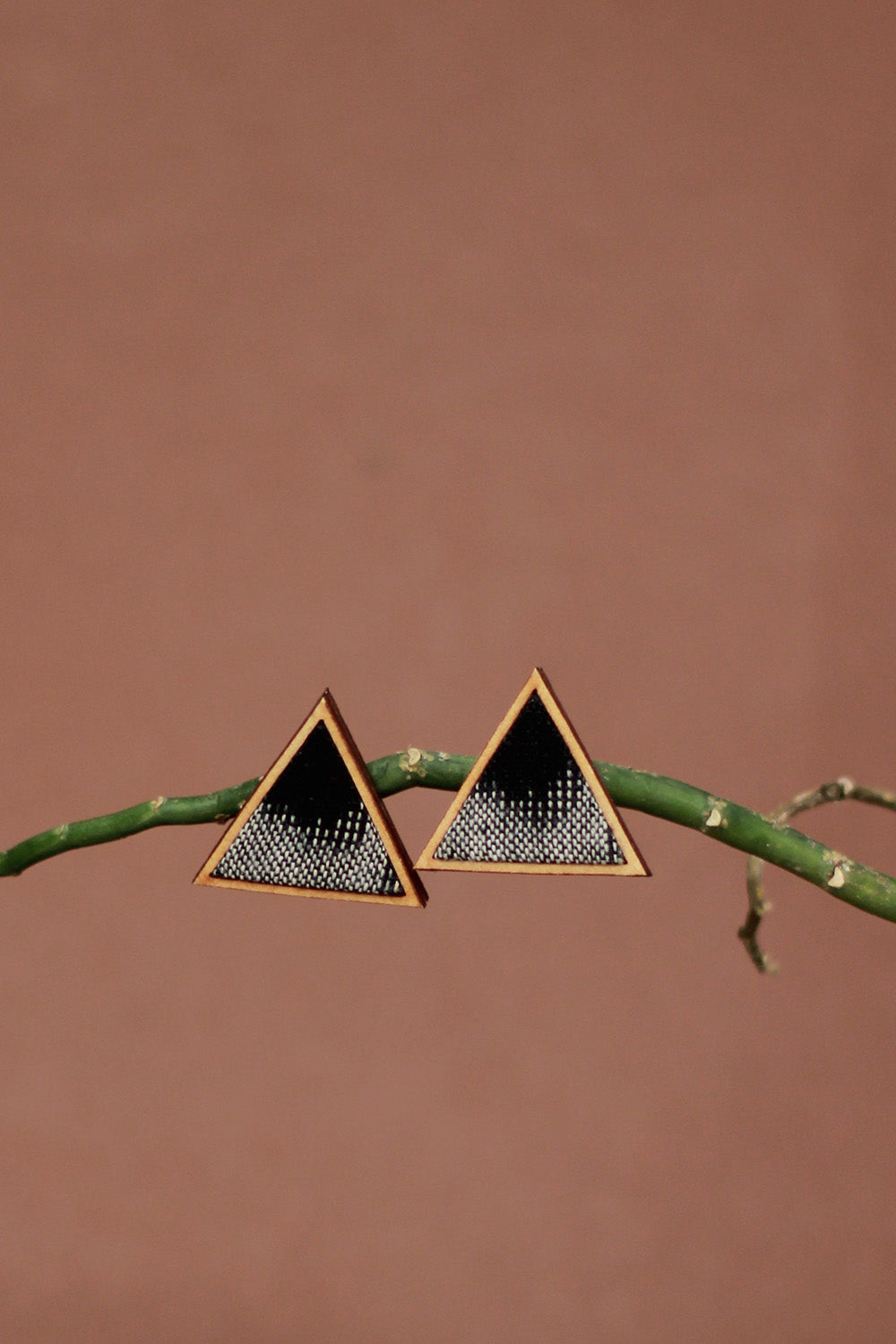 Abira | Chindi Fabric & Wood Earrings | Noir & White
