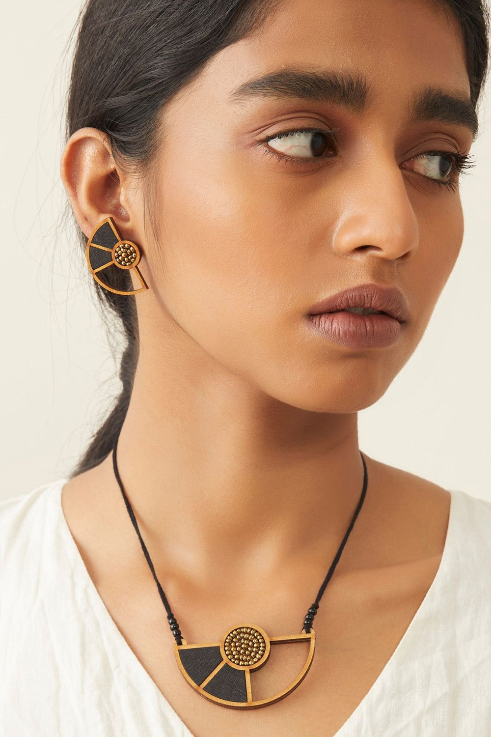 Abira | Chindi Fabric & Wood Necklace | Noir