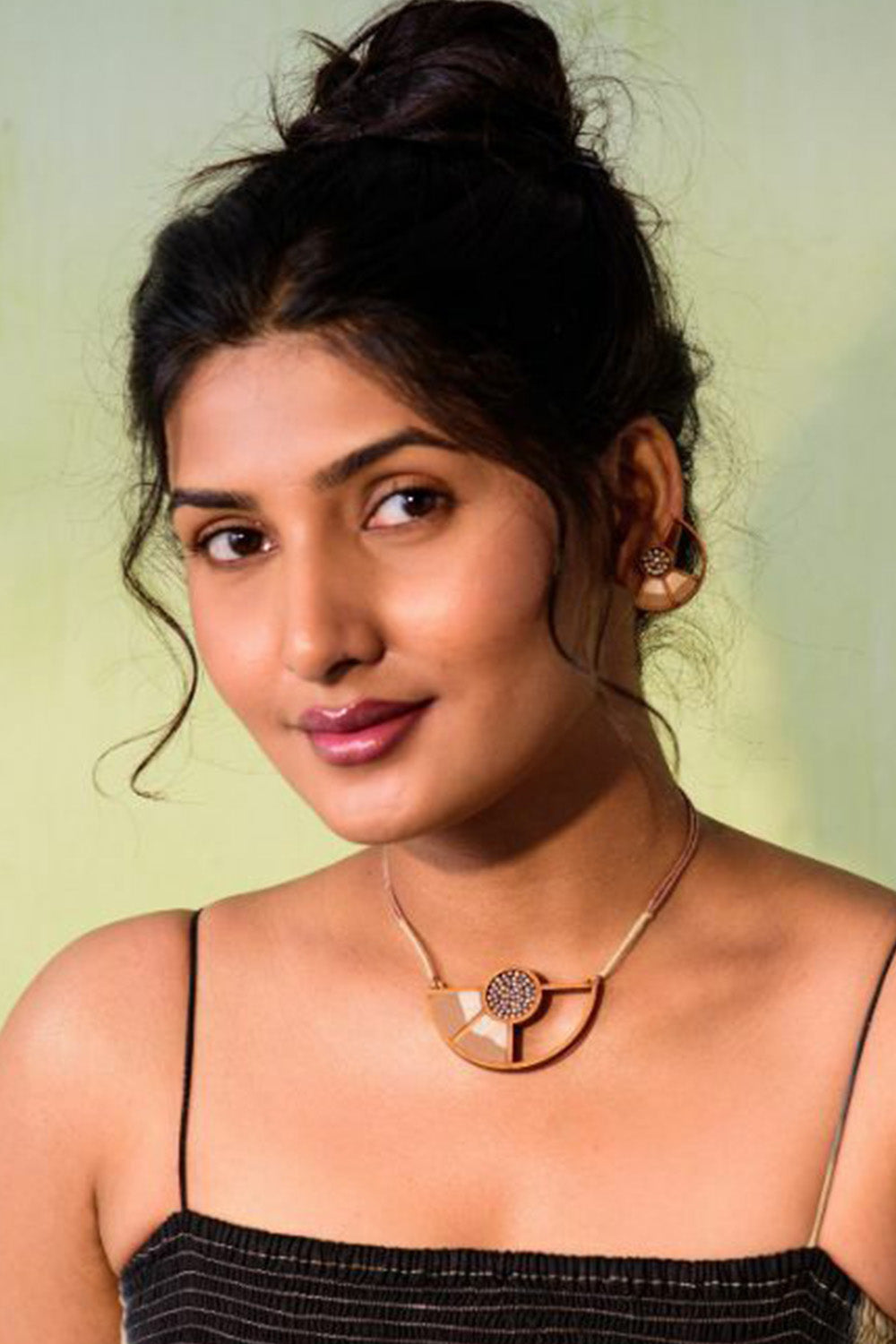 Abira | Chindi Fabric & Wood Necklace | Beige & White