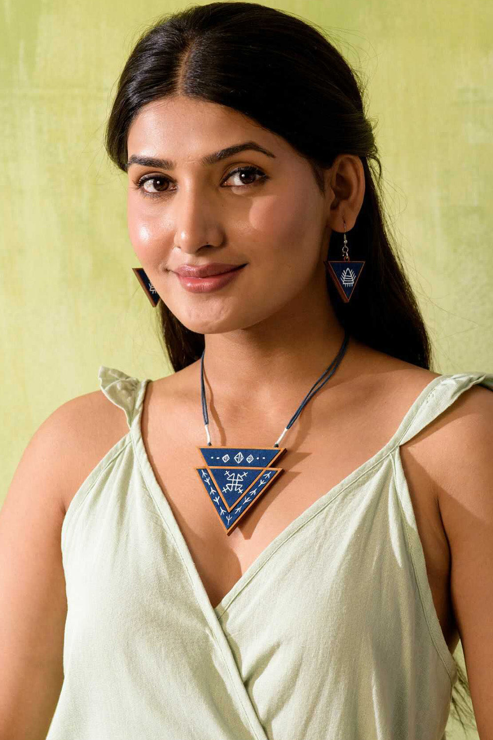 Abira | Chindi Fabric & Wood Necklace | Blue