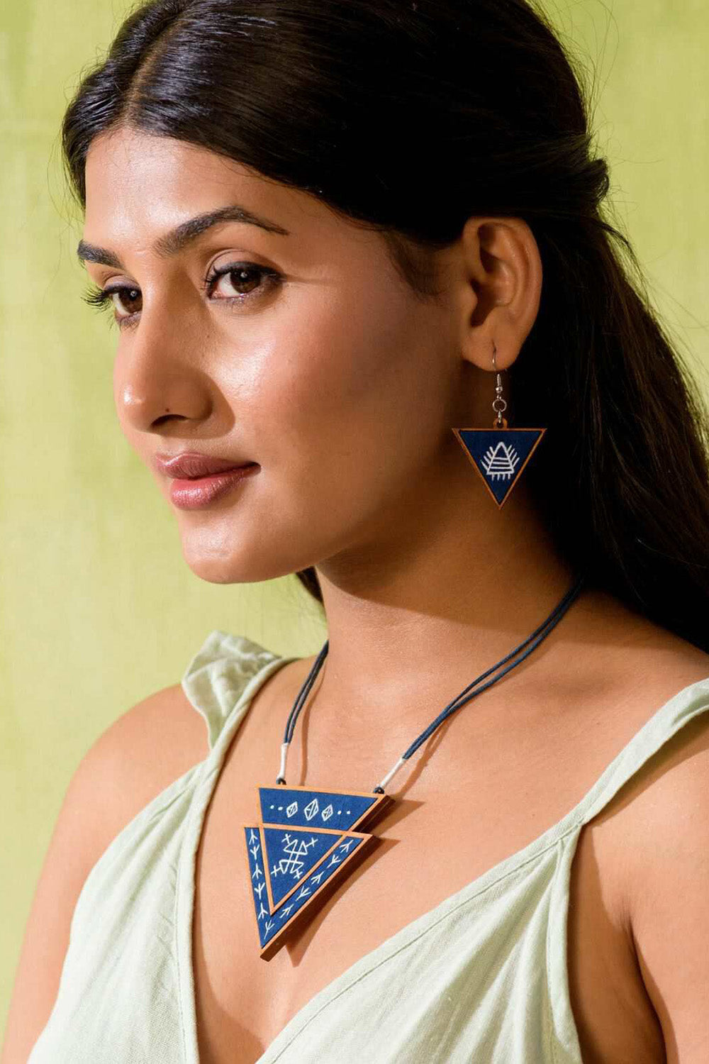 Abira | Chindi Fabric & Wood Necklace | Blue