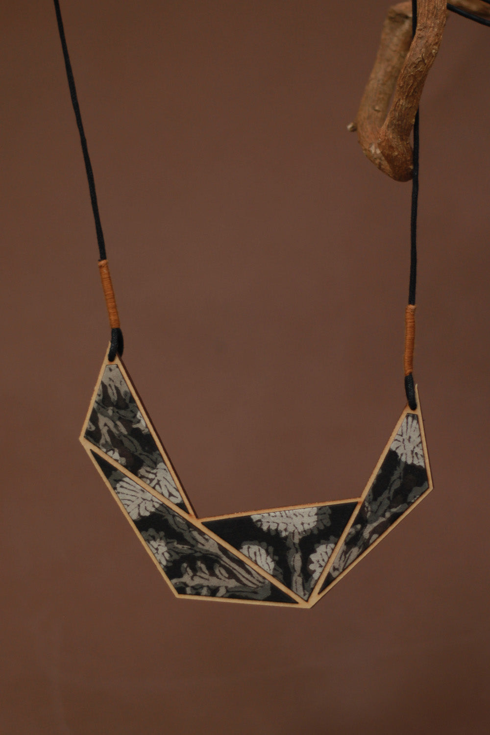 Abira | Chindi Fabric & Wood Necklace | Black & Beige Kalamkari