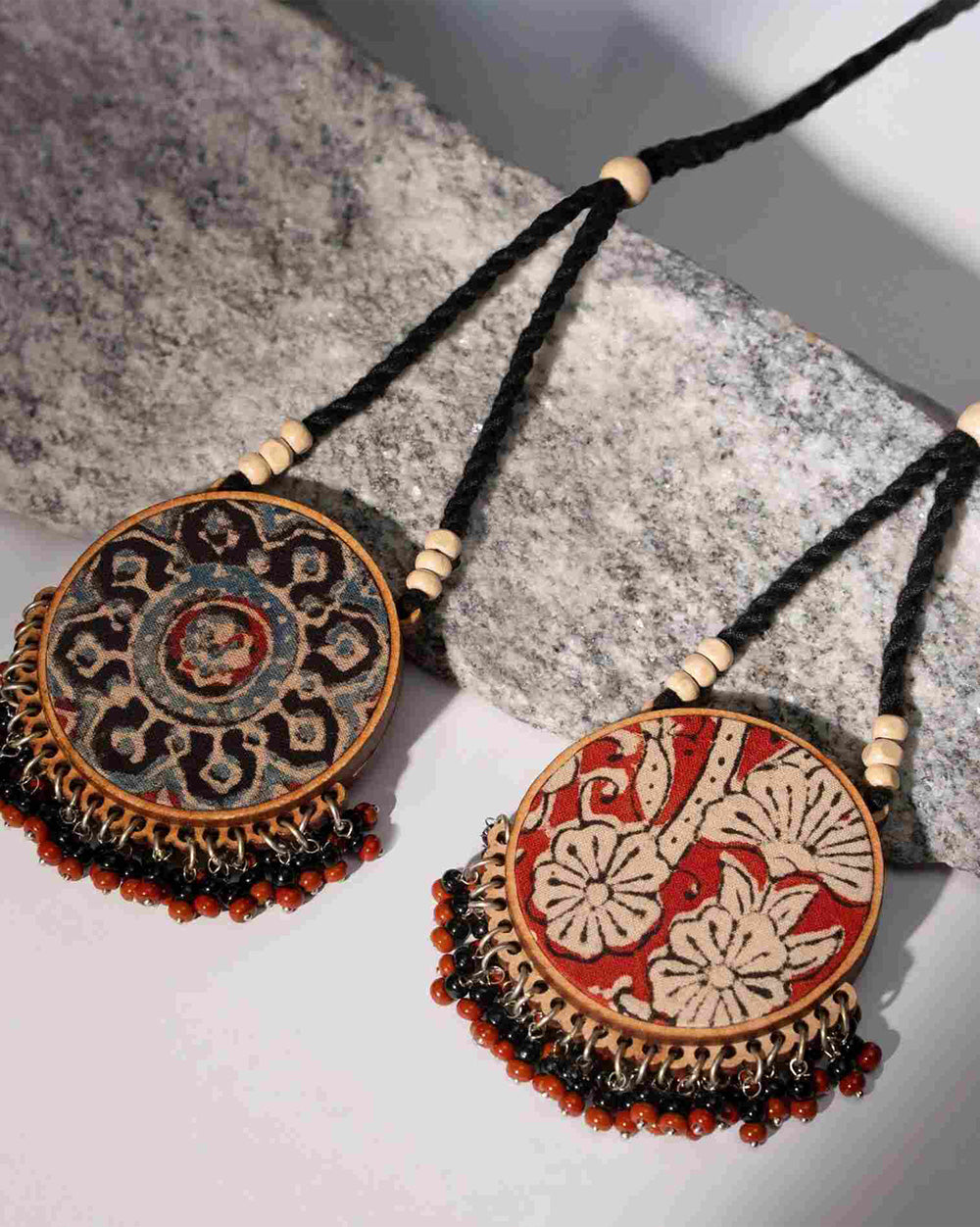 Abira | Chindi Fabric & Wood Necklace | Noir & Red