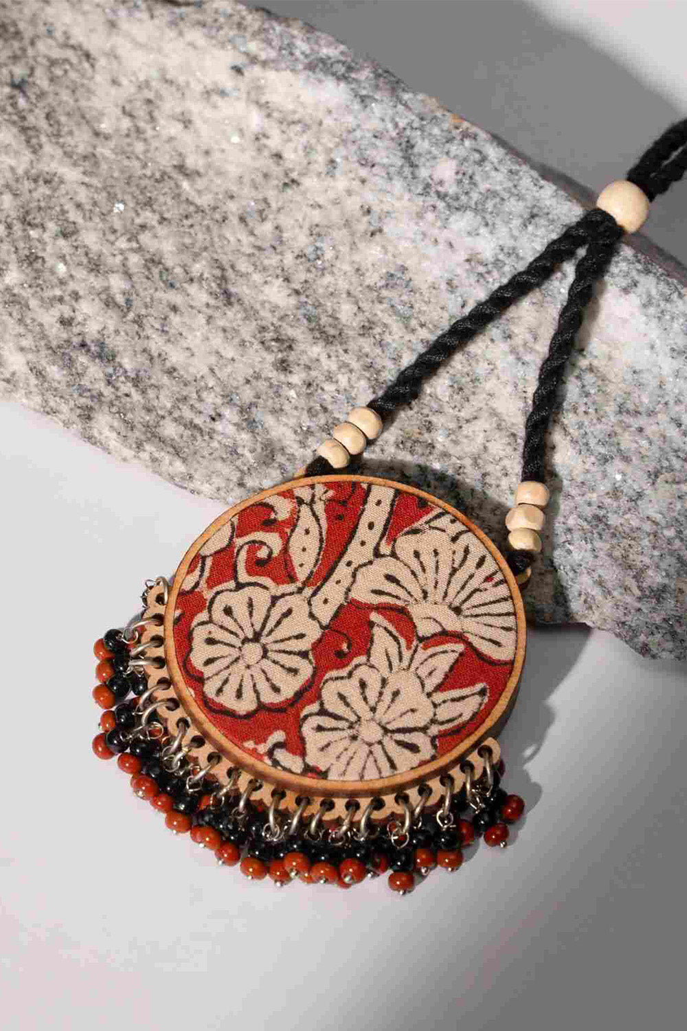 Abira | Chindi Fabric & Wood Necklace | Noir & Red