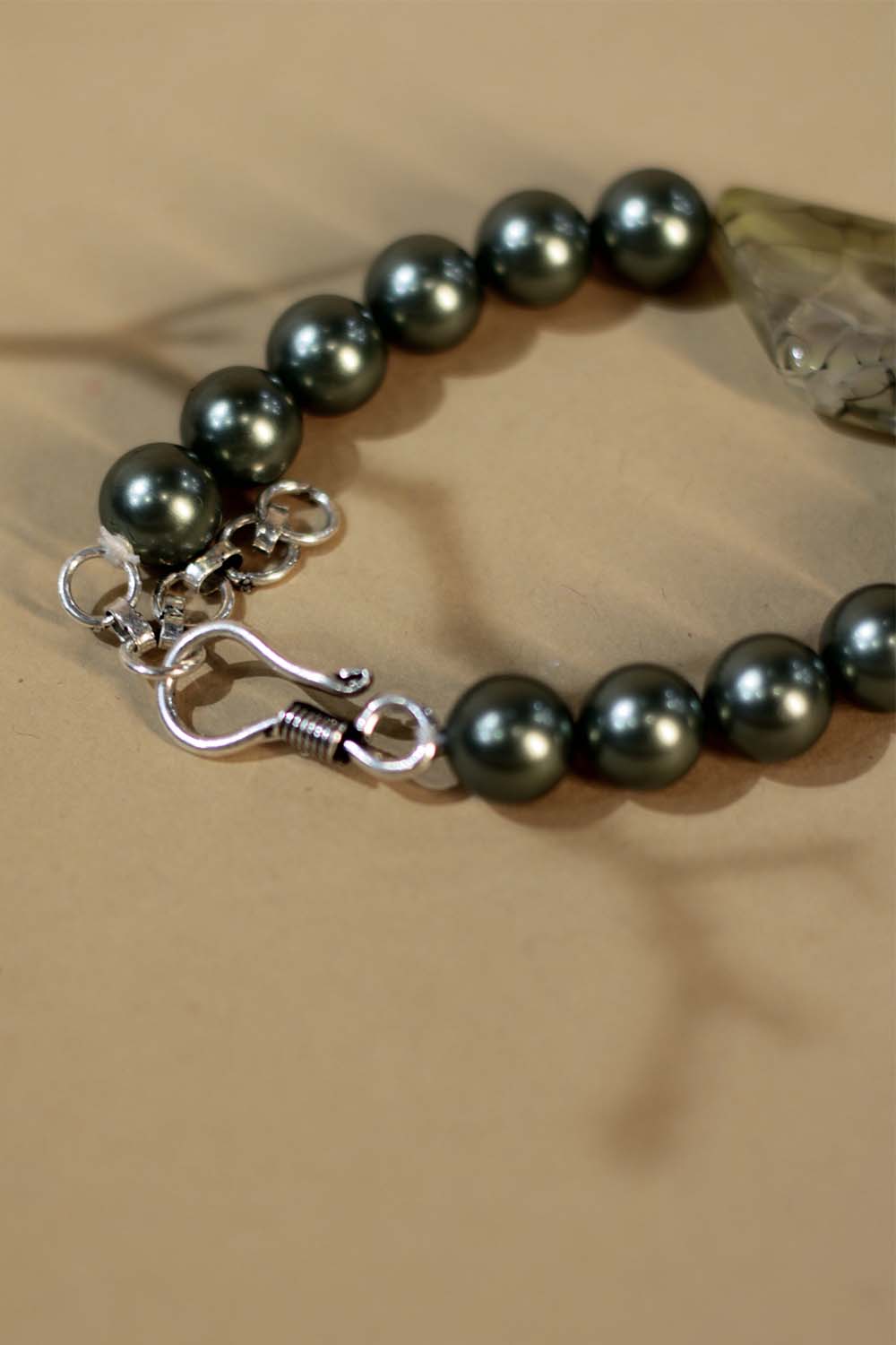 Bracelet | Moss Green Shell Pearl & Agate