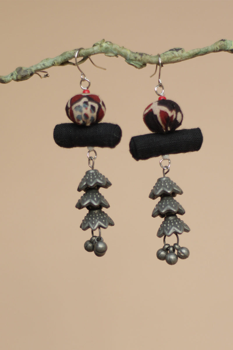 Nakhre | Chindi Cascading Flowers Earring | Noir