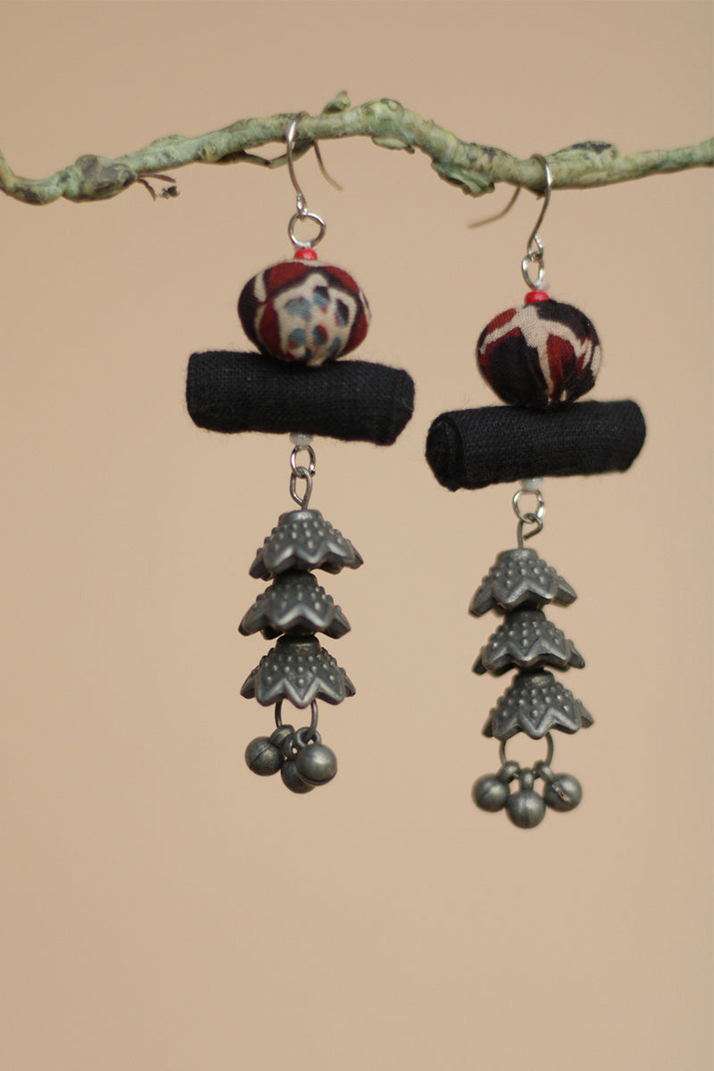 Nakhre | Chindi Cascading Flowers Earring | Noir