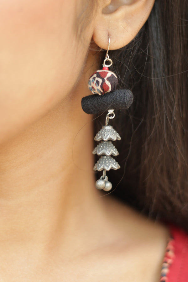 Nakhre | Chindi Cascading Flowers Earring | Noir