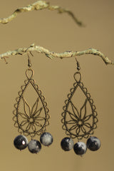 Parijat | Earrings | Black & white agates