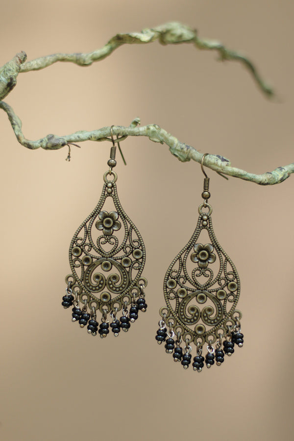 Nakshita | Classic Beaded Earrings | Noir Beads