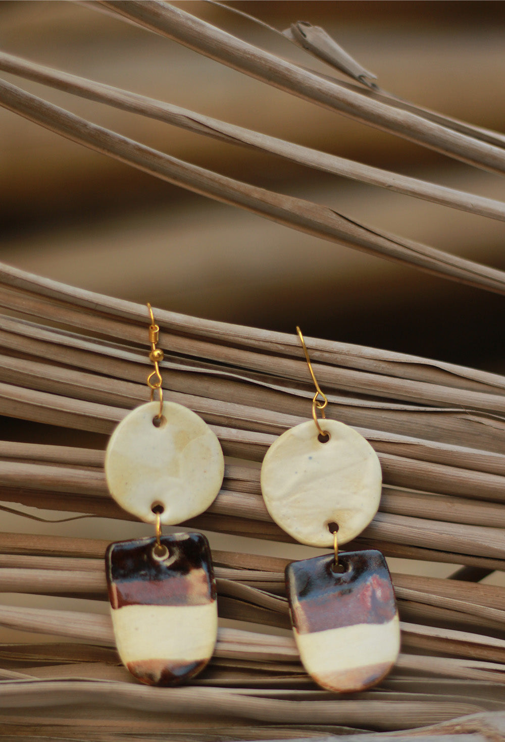 Mrida | Ceramic Earrings | White disc