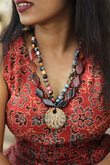 Necklace | Multicolour Agate beads with Flat brown agates