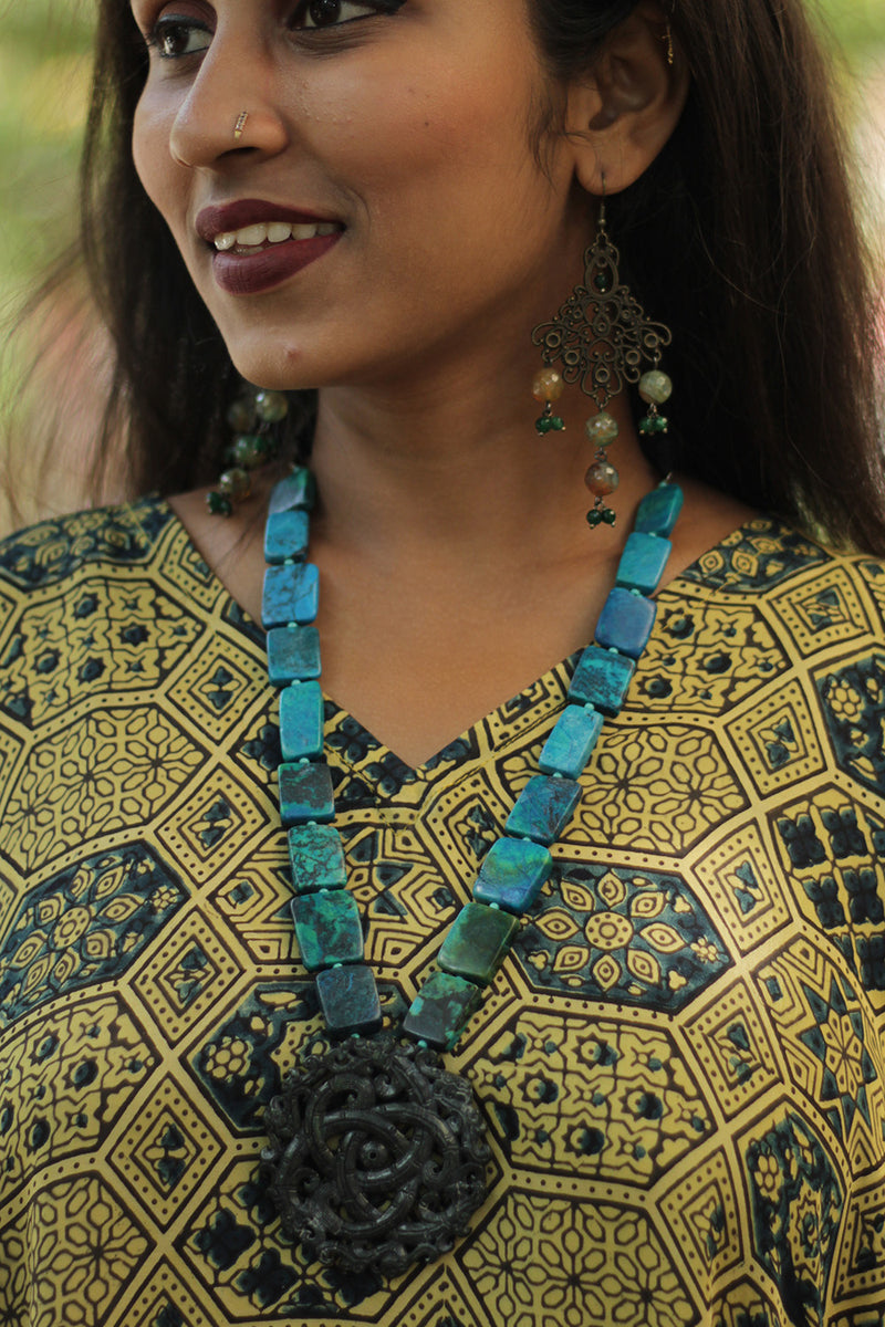 Necklace | Turquoise flat beads with Carved Pendant
