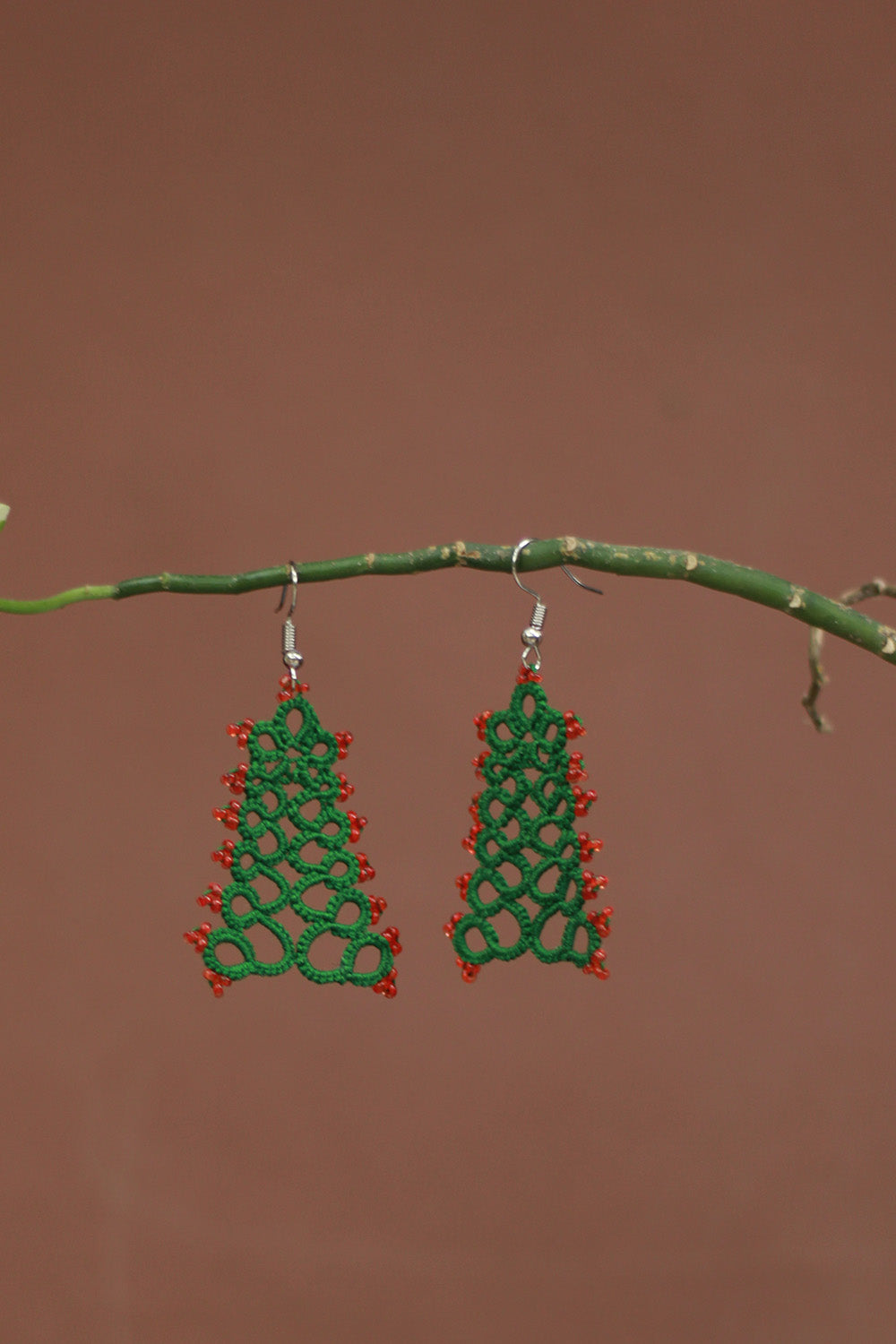 Knots to Node | Christmas Tree Earrings