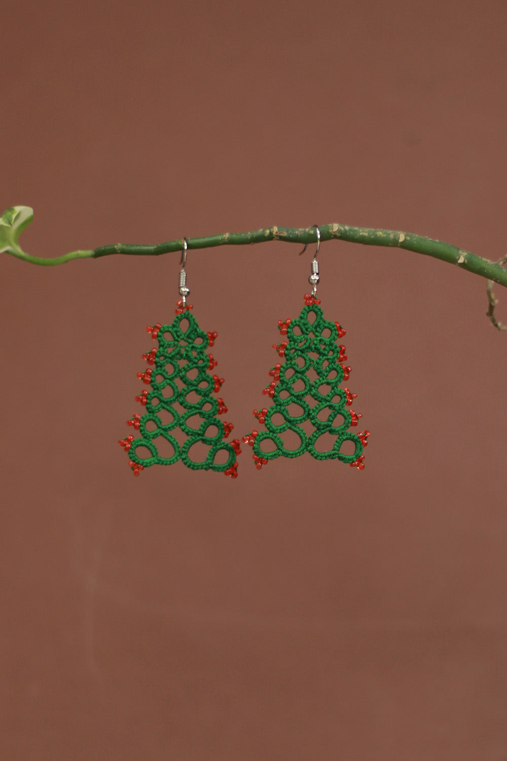 Knots to Node | Christmas Tree Earrings