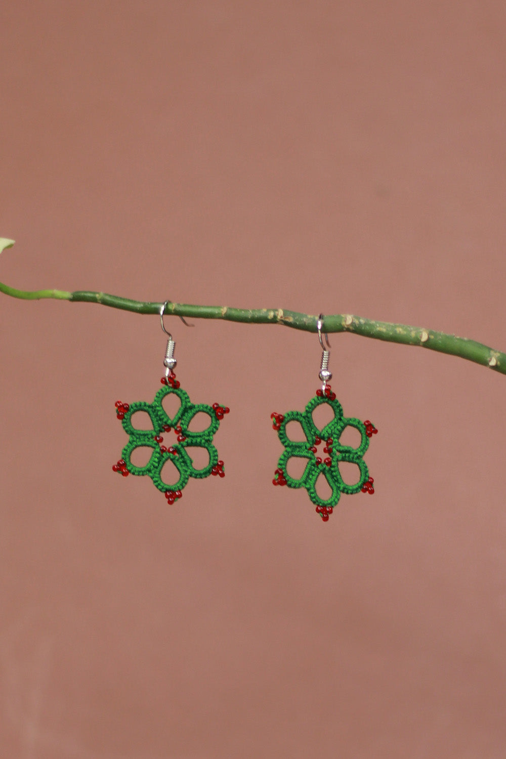 Knots to Node | Emerald Berry Earrings