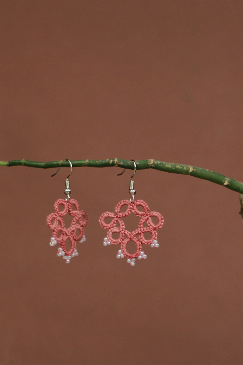 Knots to Node | Blush Garland Earrings
