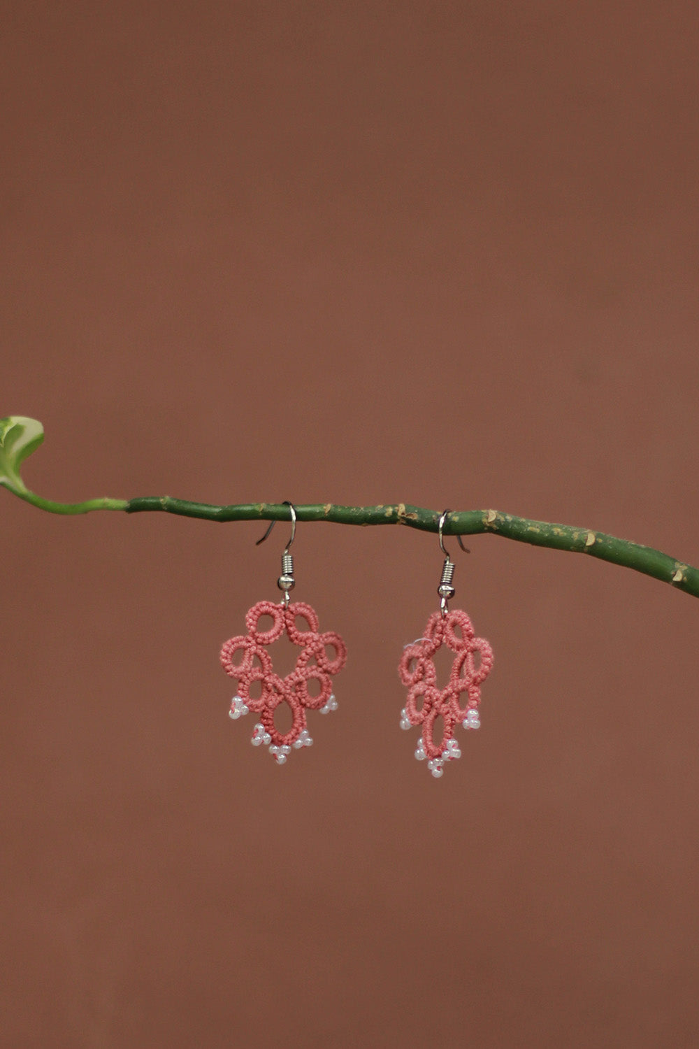 Knots to Node | Blush Garland Earrings