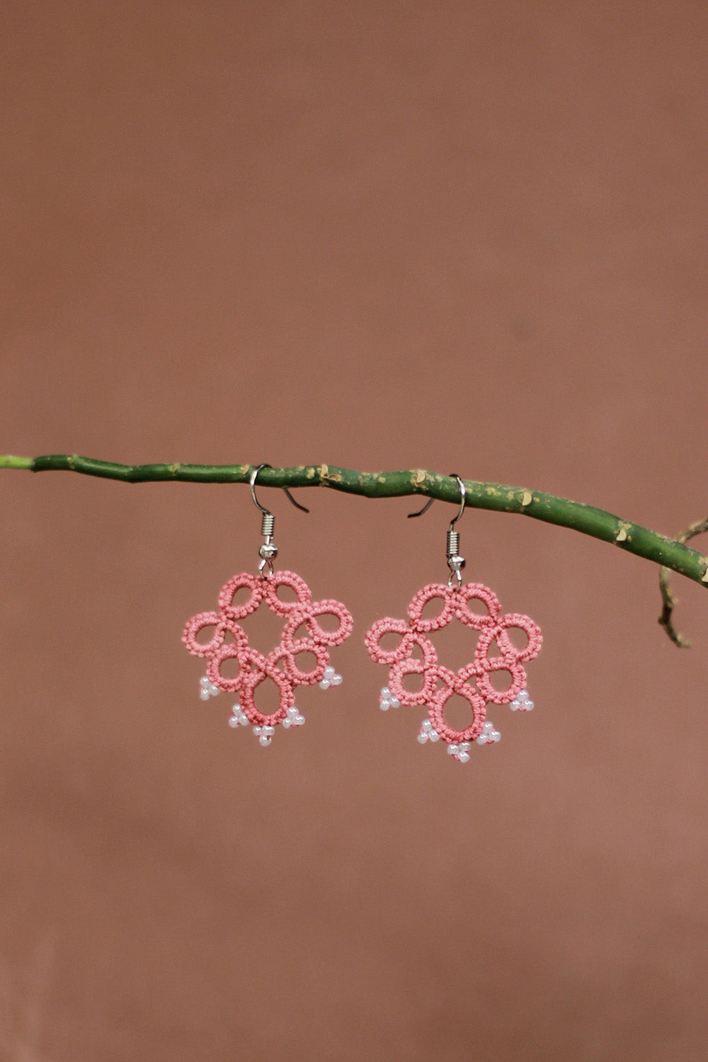 Knots to Node | Blush Garland Earrings