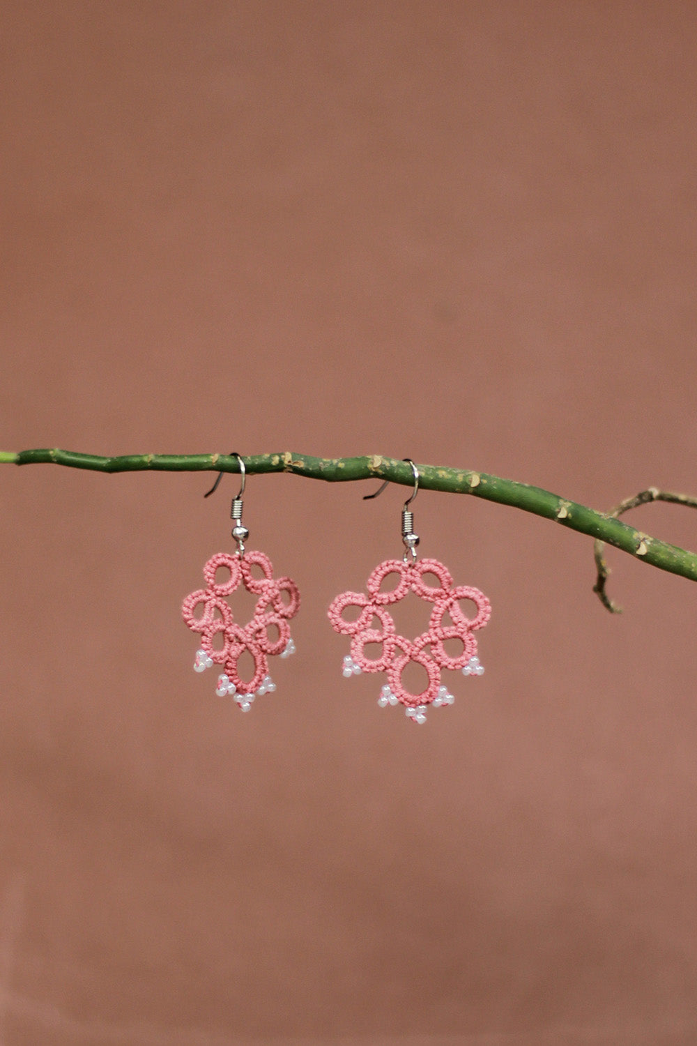 Knots to Node | Blush Garland Earrings