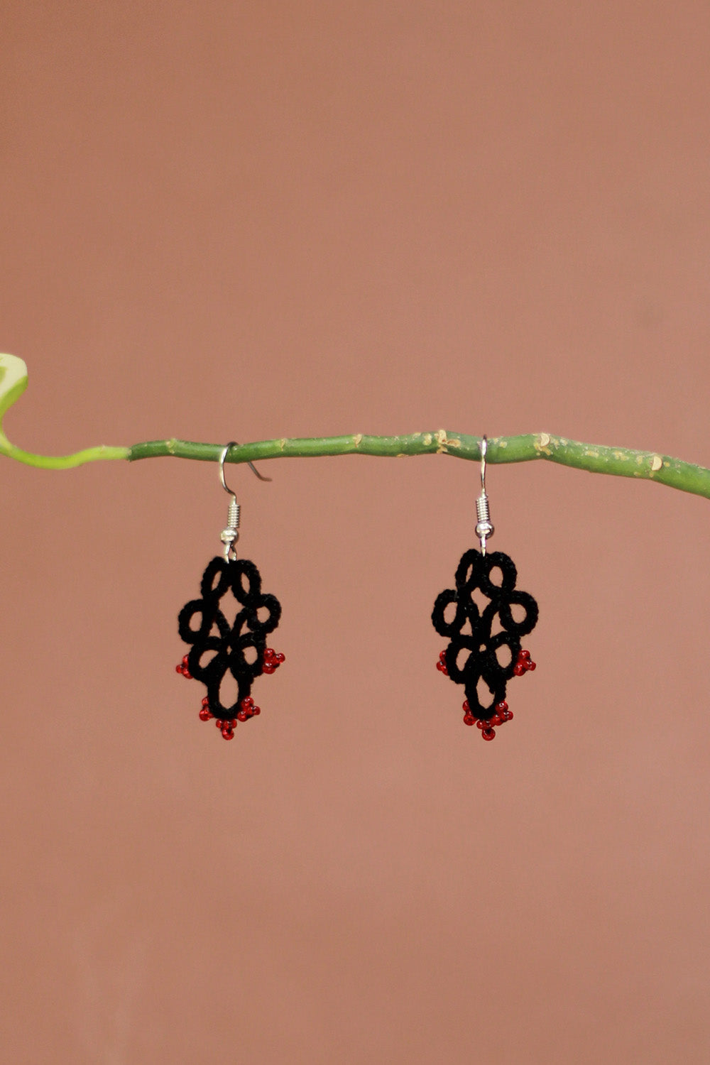 Knots to Node | Midnight Clover Earrings