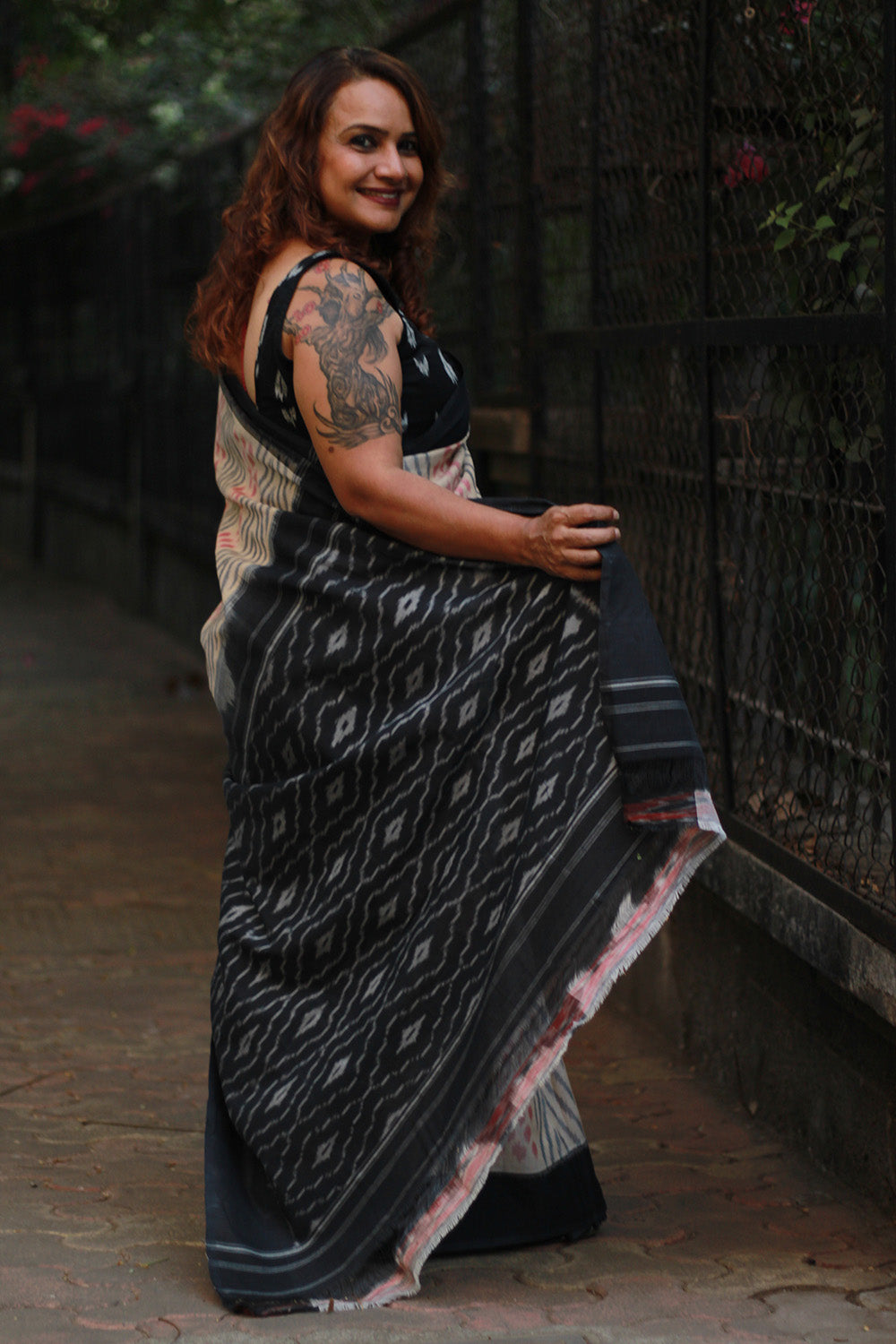 Handloom Cotton Saree | Ikkat | Beige & Noir