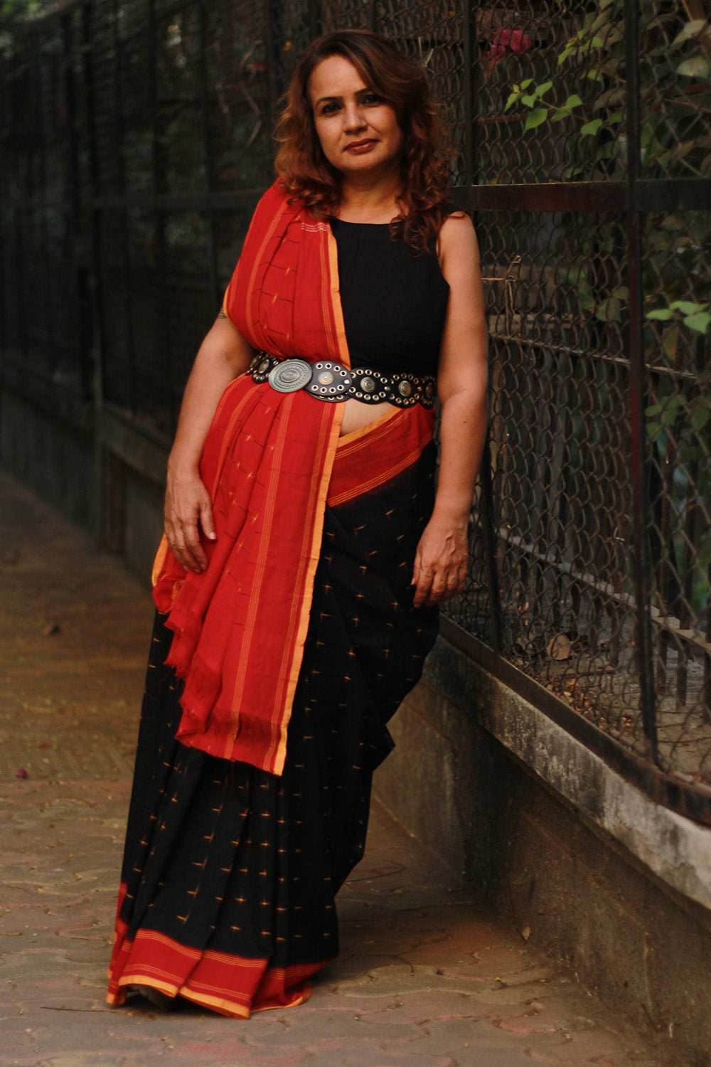 Handloom Cotton Saree | Ikkat | Noir & Rouge