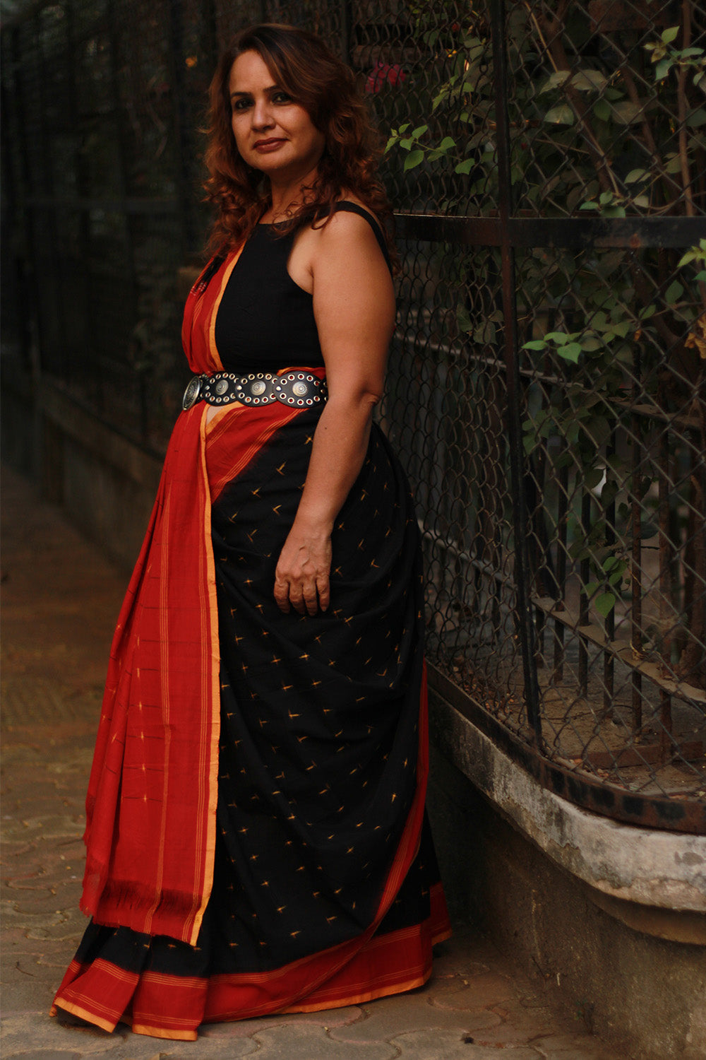 Handloom Cotton Saree | Ikkat | Noir & Rouge