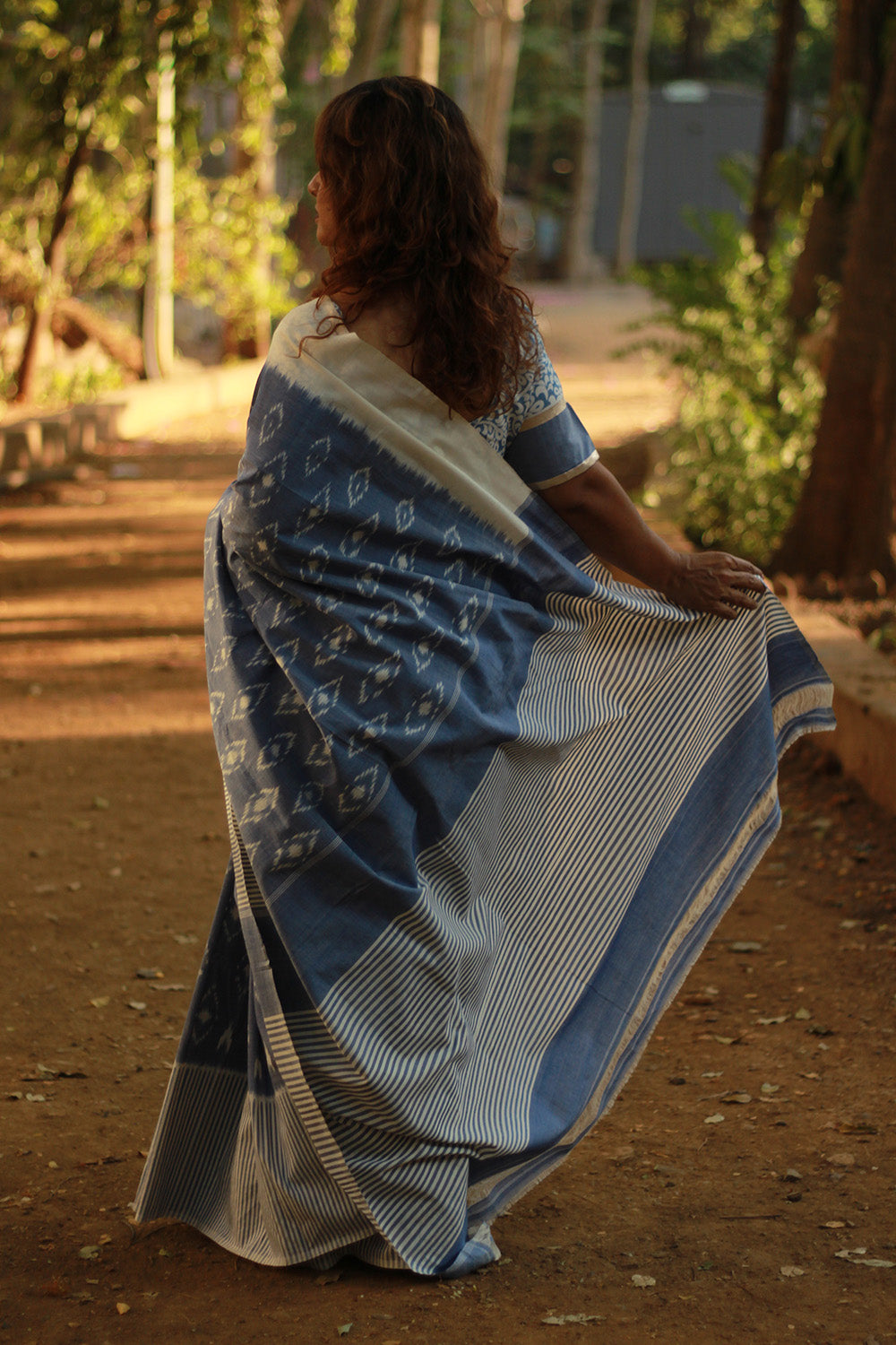 Handloom Cotton Saree | Ikkat | Blue & White