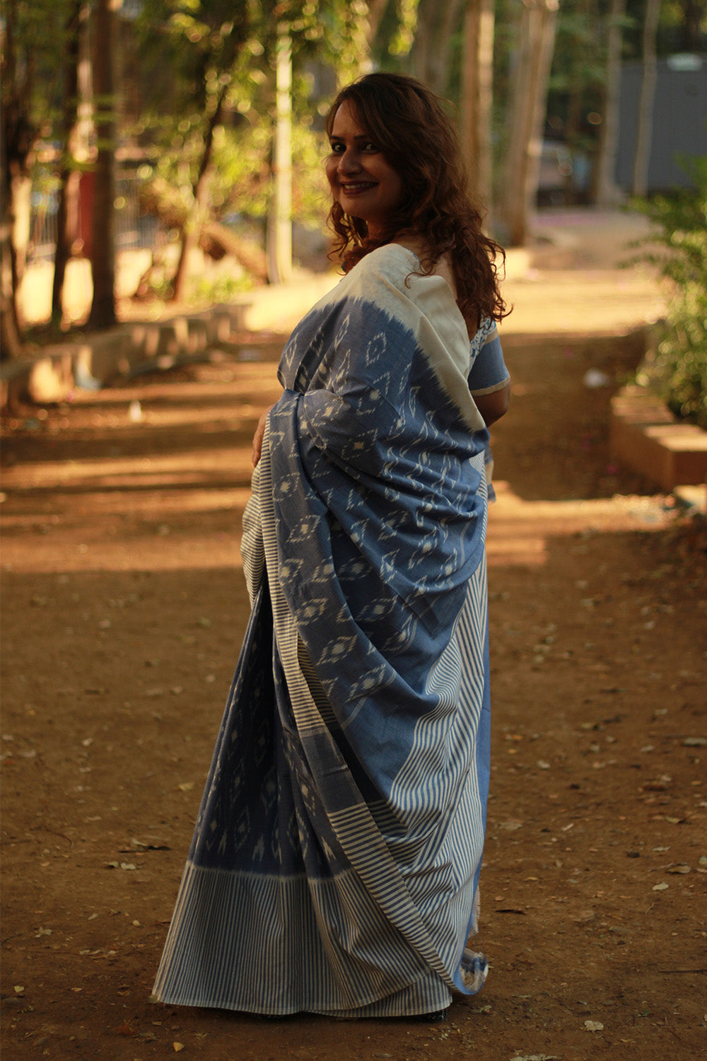 Handloom Cotton Saree | Ikkat | Blue & White