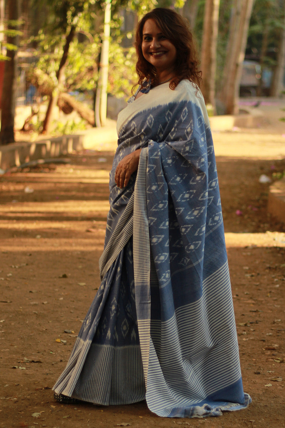 Handloom Cotton Saree | Ikkat | Blue & White