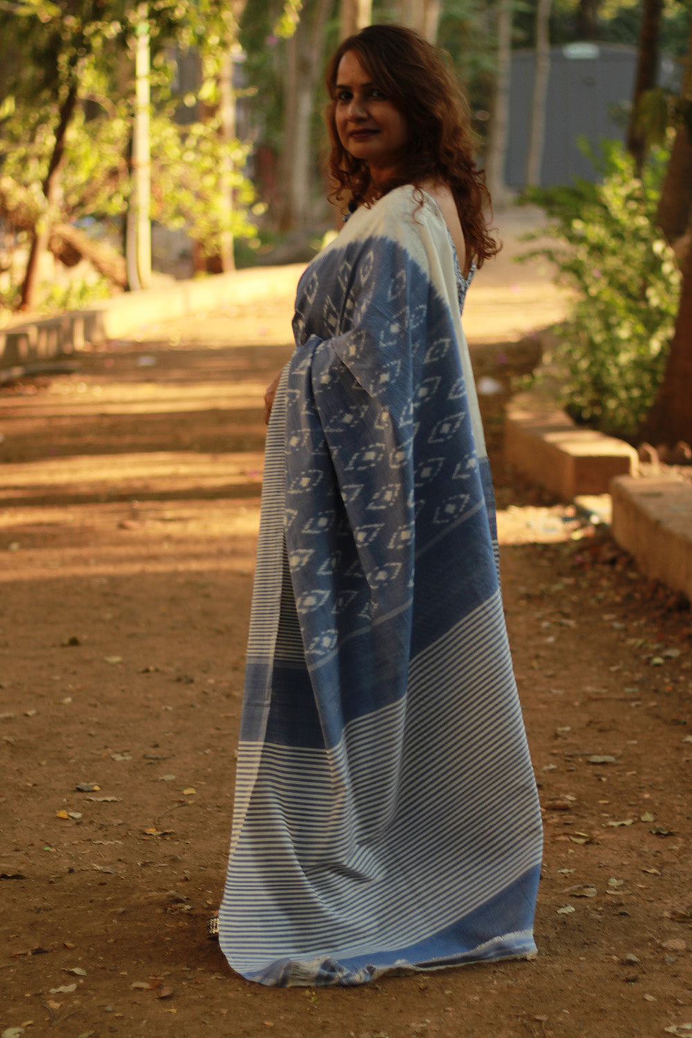 Handloom Cotton Saree | Ikkat | Blue & White