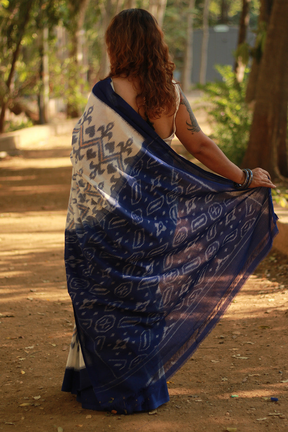 Handloom Cotton Saree | Ikkat | White & Blue