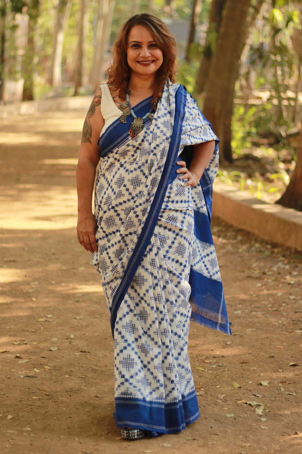 Handloom Cotton Saree | Ikkat | White & Blue