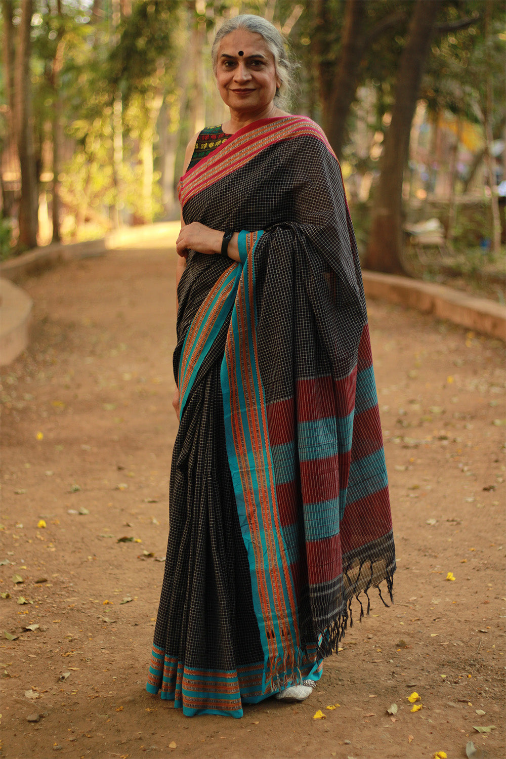 Patteda Anchu Saree | Noir with Pink Blue Ganga-Jamuna
