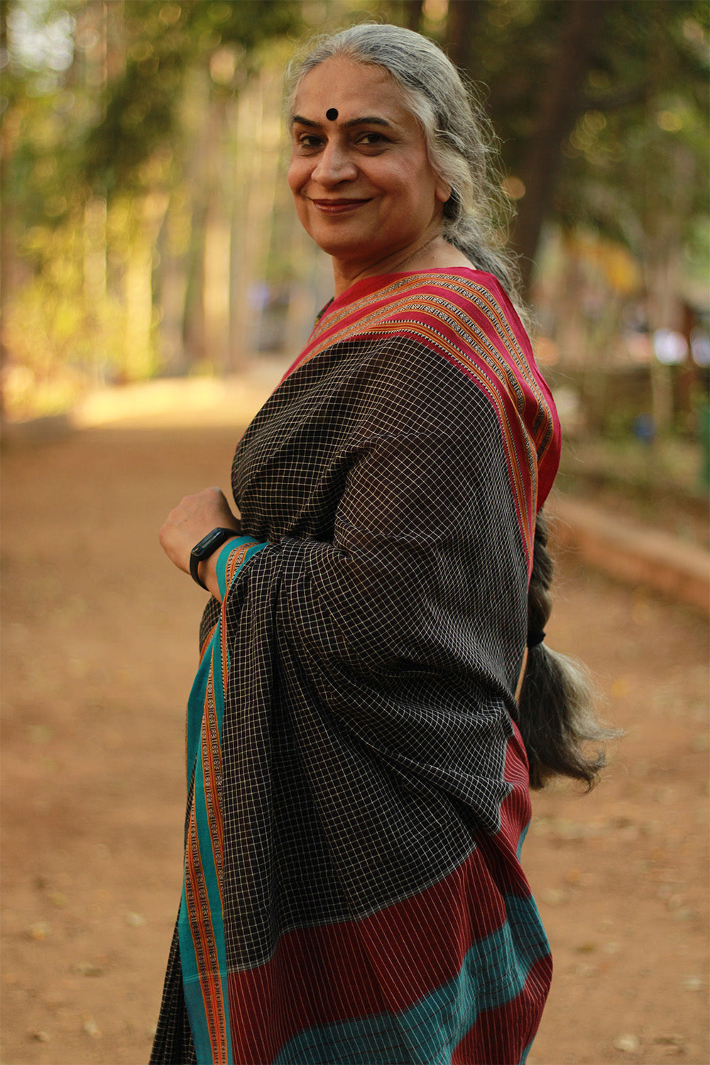 Patteda Anchu Saree | Noir with Pink Blue Ganga-Jamuna