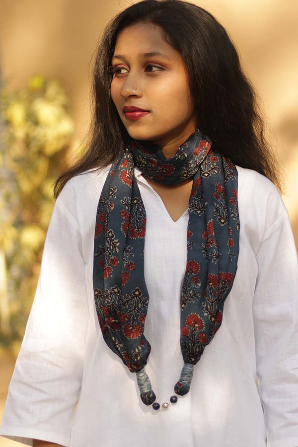 Scarf with Magnets