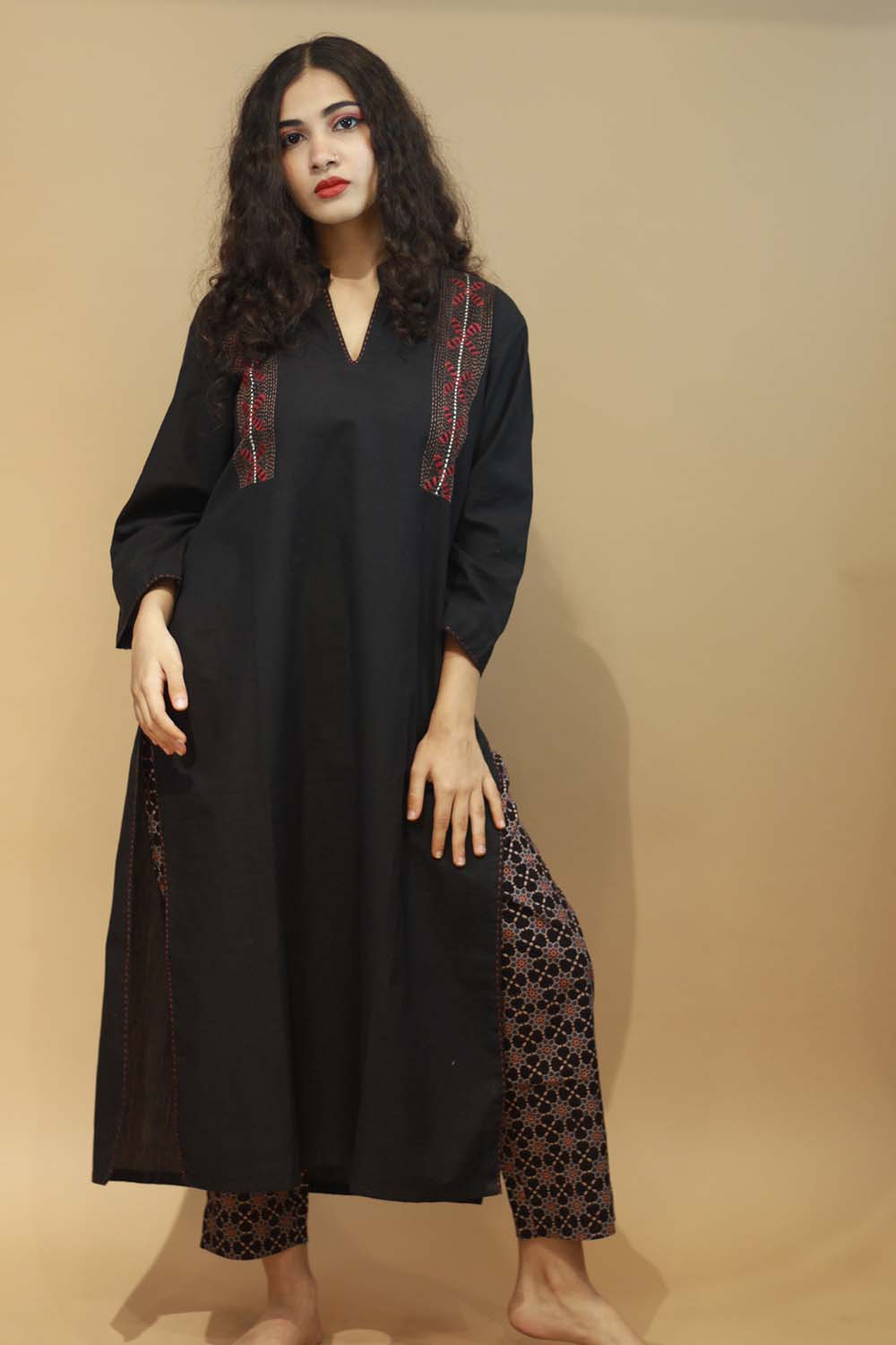 Riya | Embroidered Cotton Kurta | Black