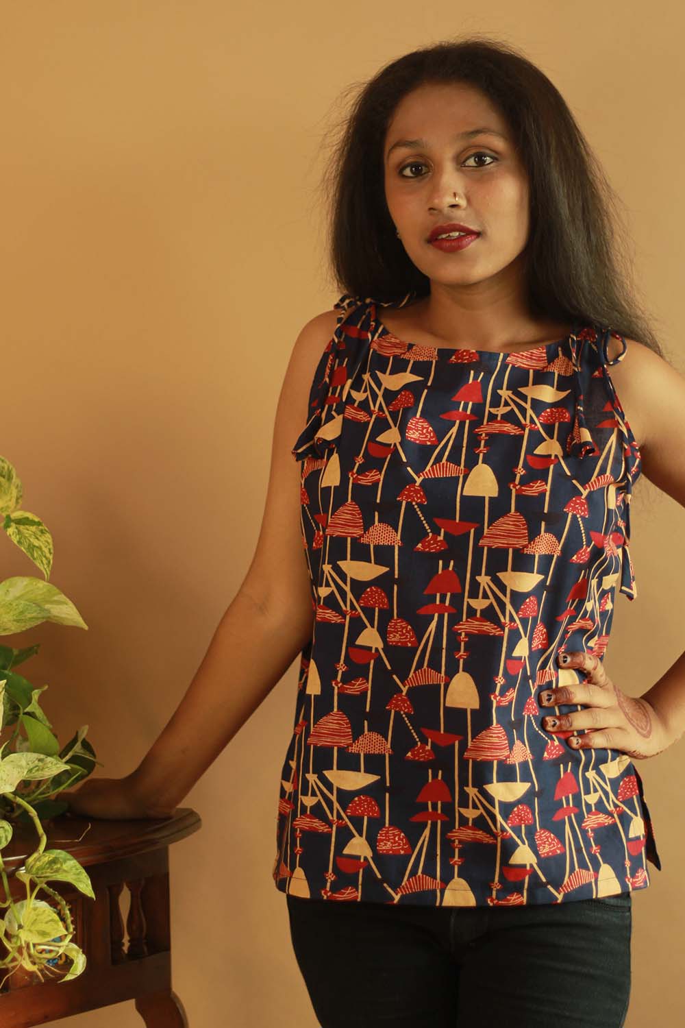 Sleeveless Tied Top - Cocktails Print